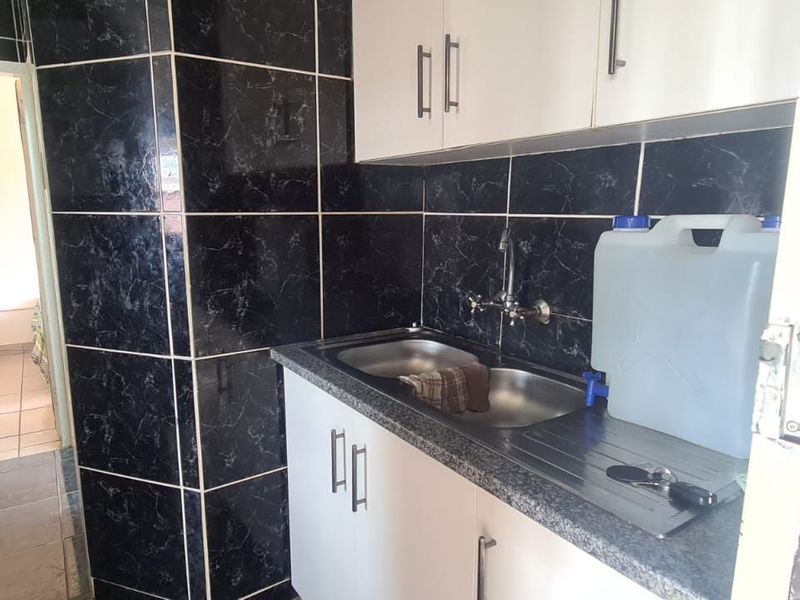 House For Sale in Homevale - Photo 8