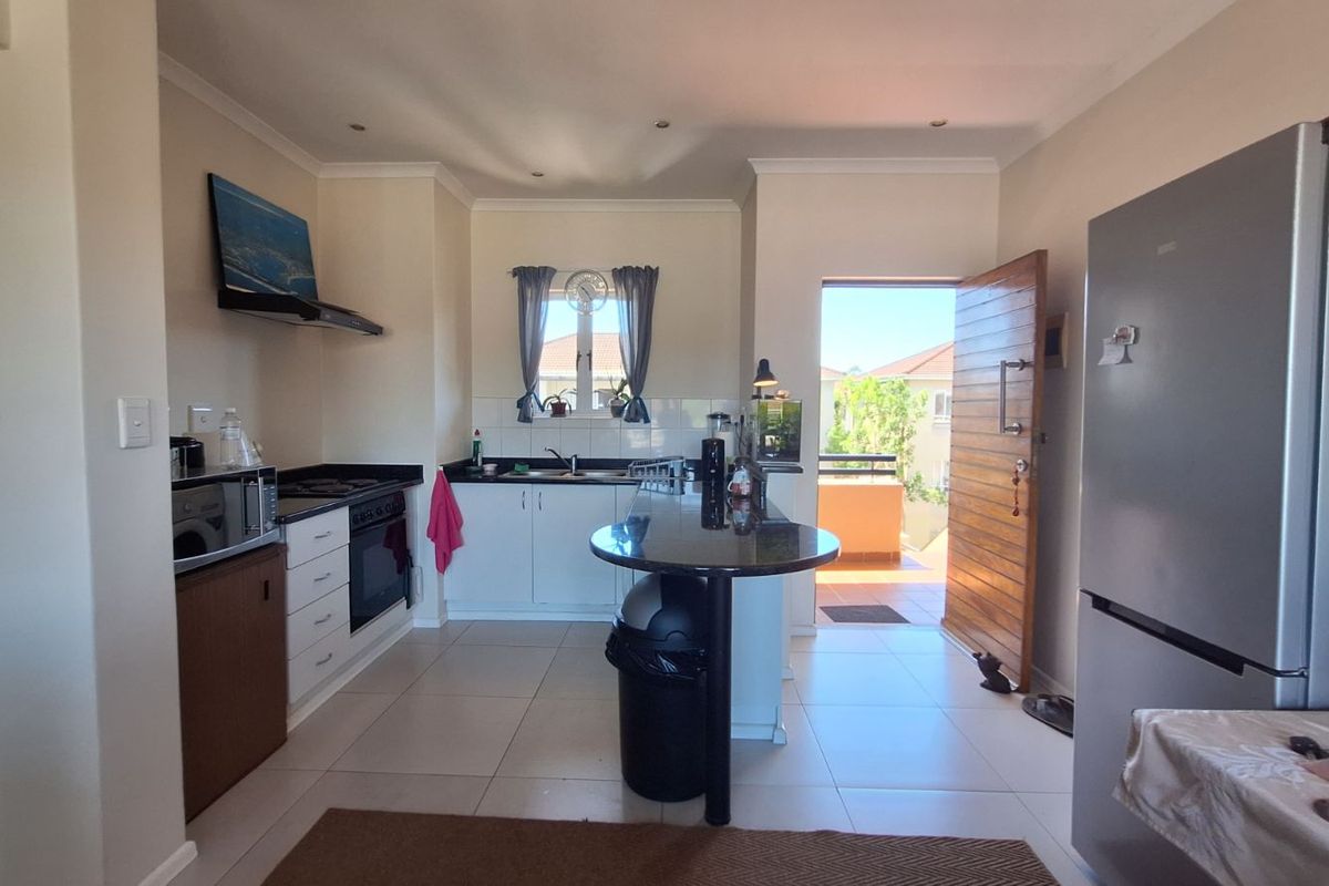 Apartment For Sale in Sheffield Manor - Photo 3