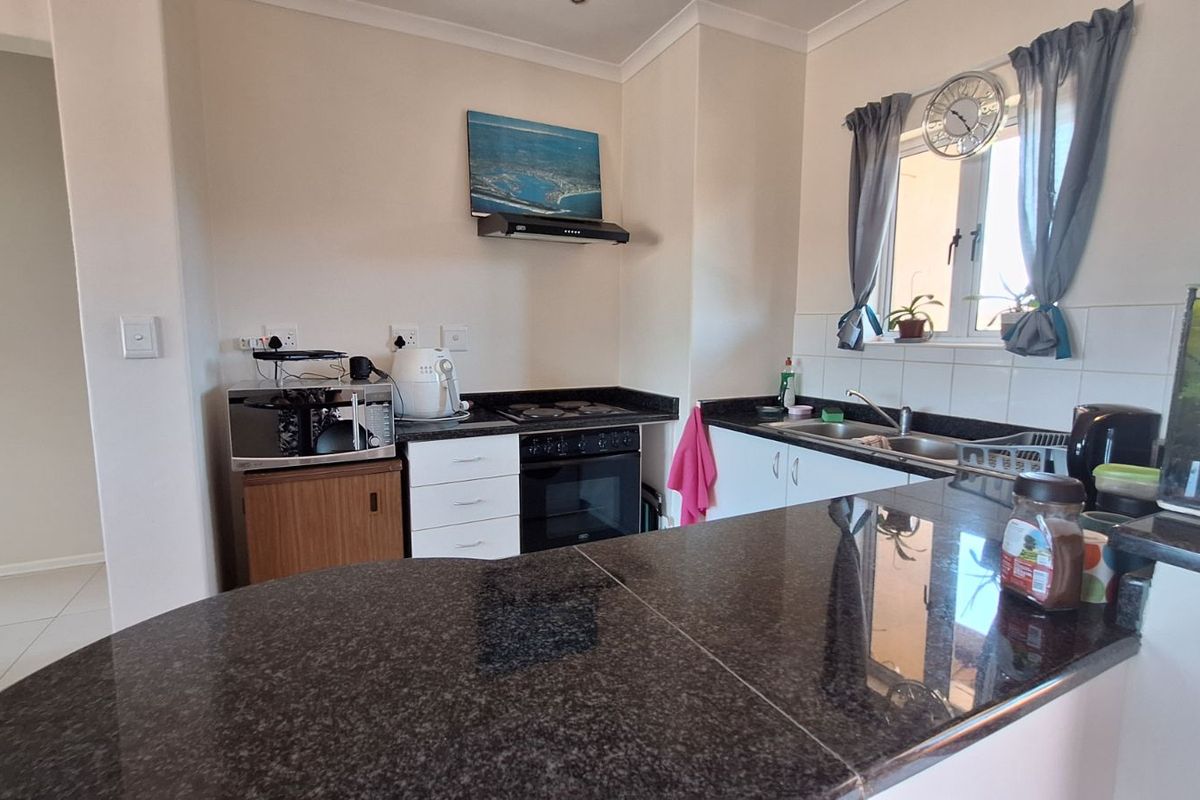 Apartment For Sale in Sheffield Manor - Photo 5