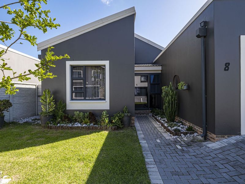 Townhouse For Sale in Westbrook - Photo 5