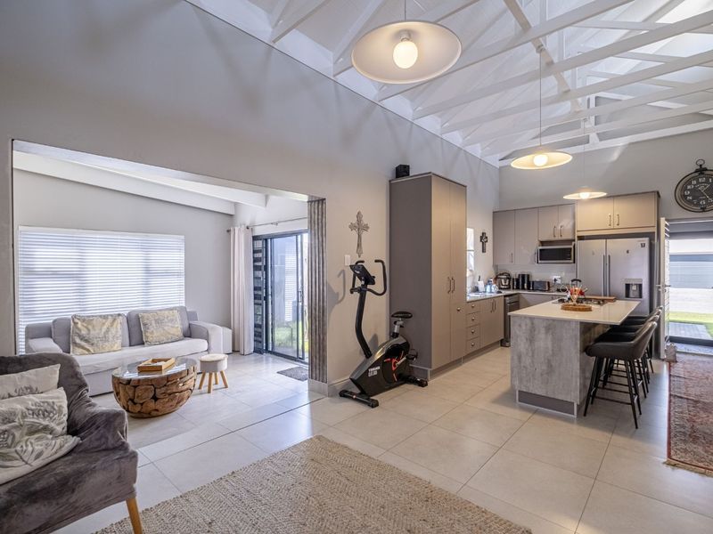 Townhouse For Sale in Westbrook - Photo 10