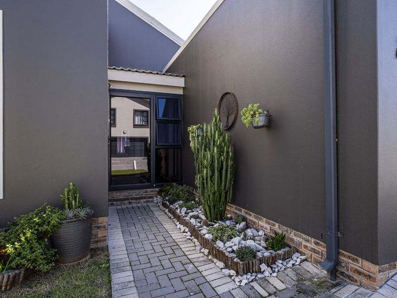 Townhouse For Sale in Westbrook - Photo 6