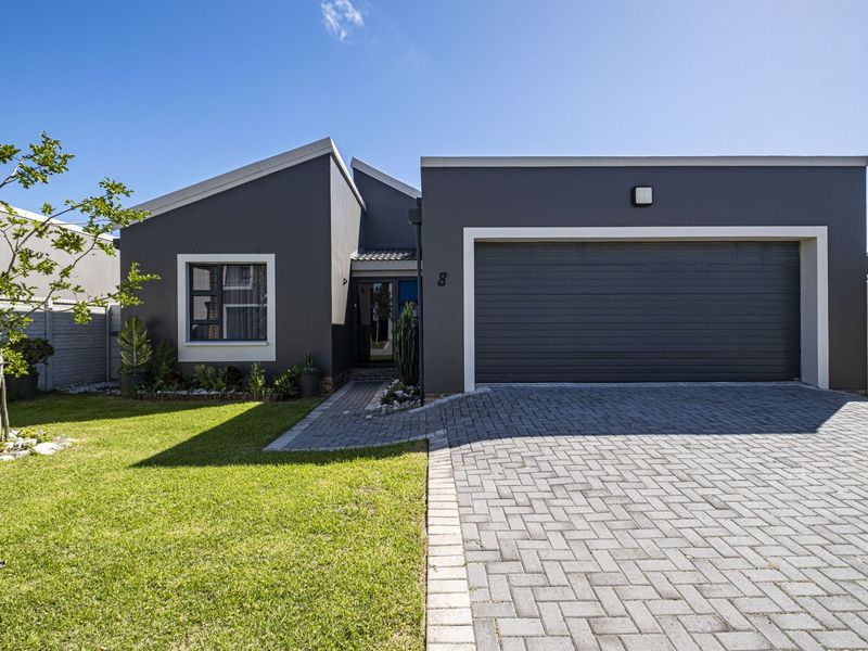 Townhouse For Sale in Westbrook - Photo 4