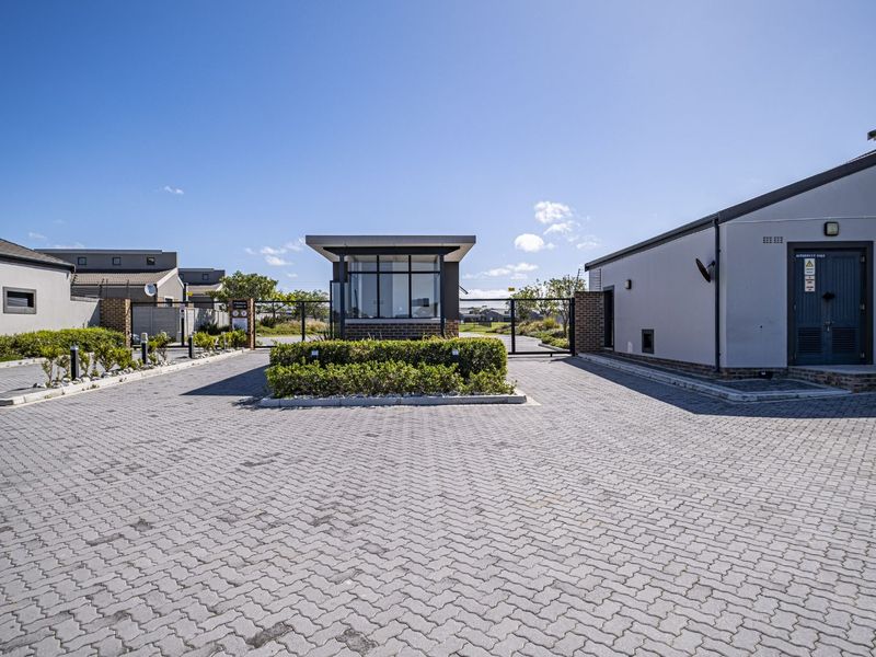 Townhouse For Sale in Westbrook - Photo 2