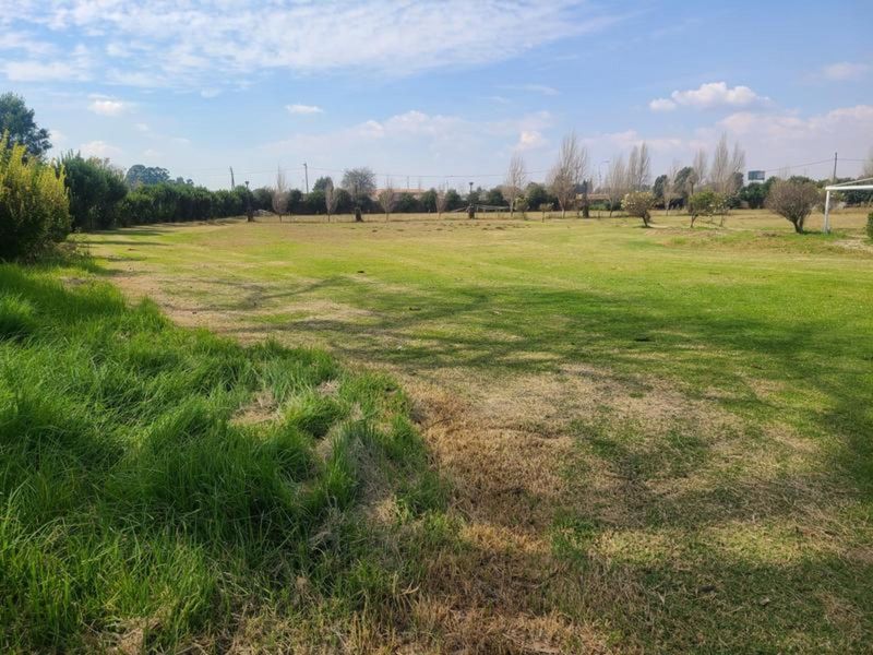 House For Sale in Crystal Park - Photo 2