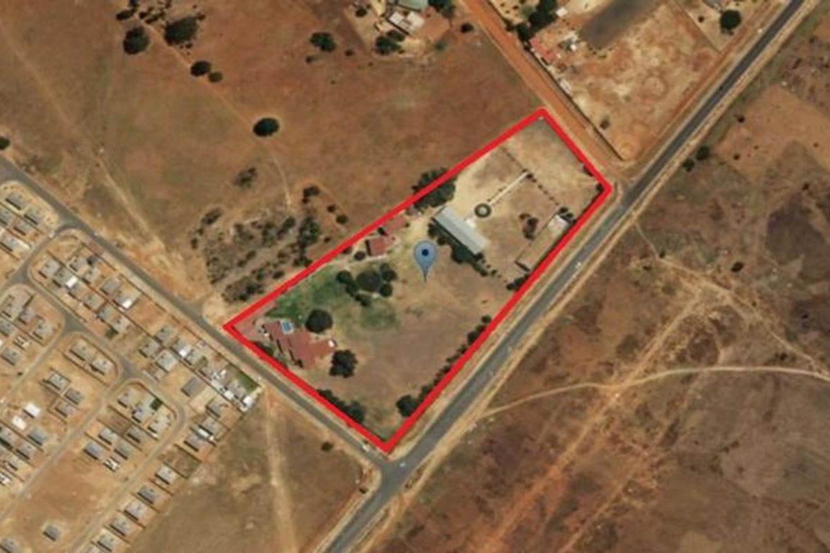 House For Sale in Crystal Park - Photo 3