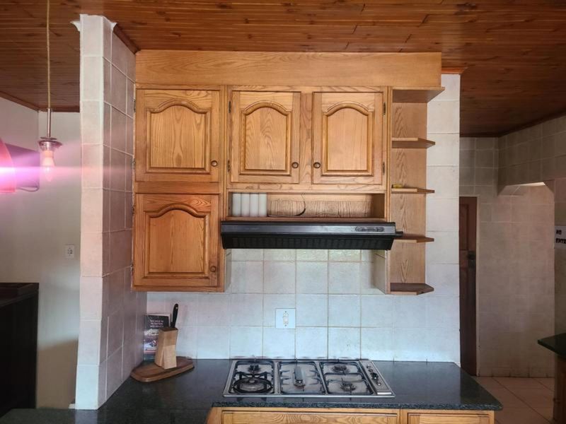 House For Sale in Crystal Park - Photo 7