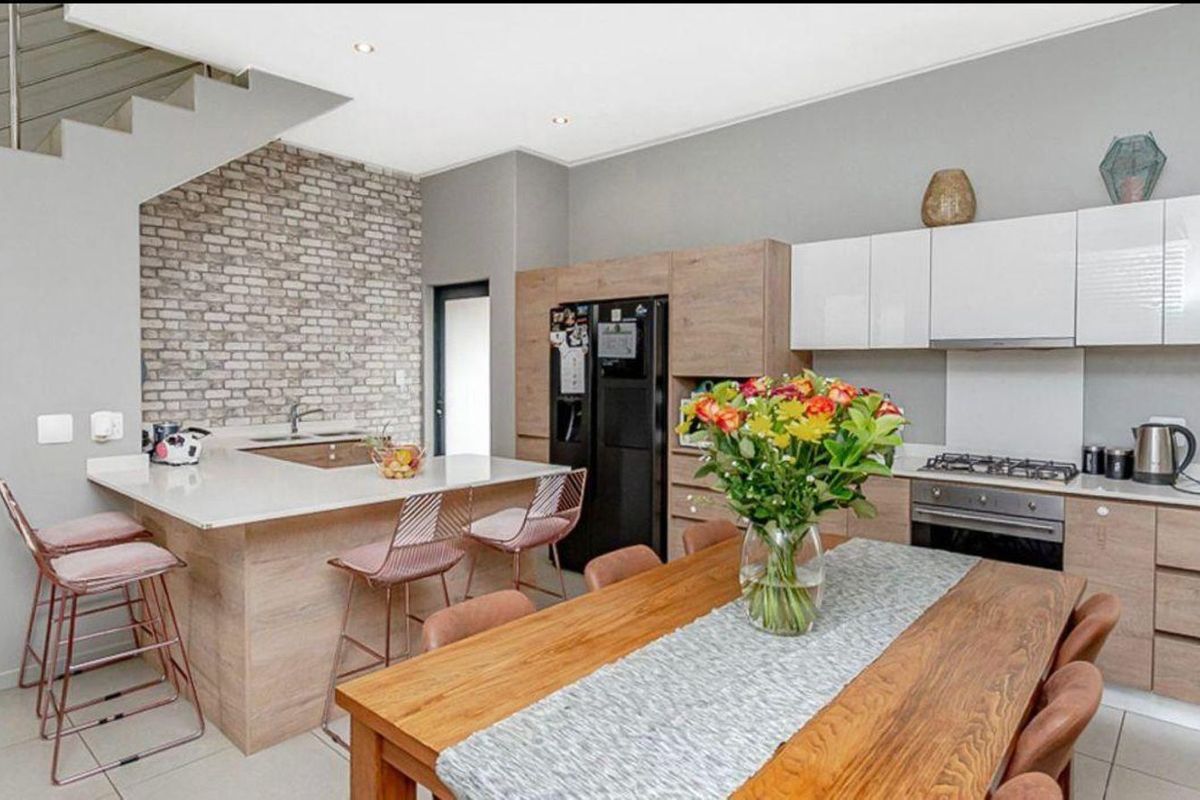 Townhouse For Sale in The Hills Game Reserve Estate - Photo 2