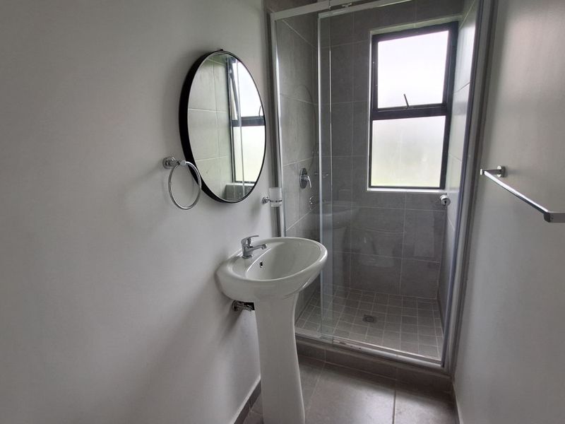 Apartment For Sale in Sheffield Beach - Photo 6