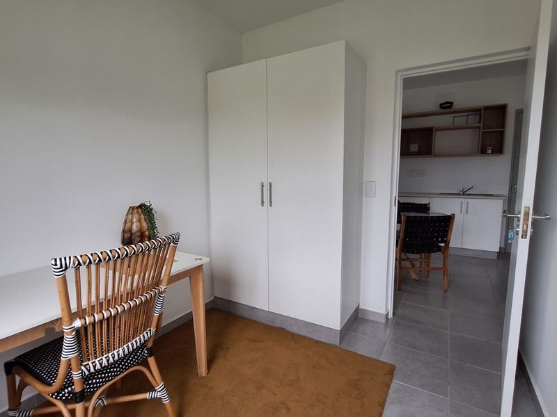 Apartment For Sale in Sheffield Beach - Photo 8