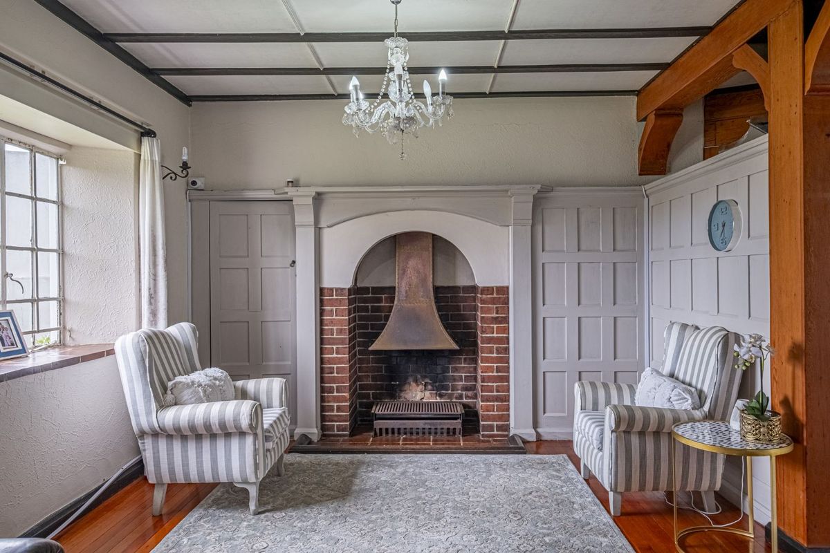 House For Sale in Mill Park - Photo 2