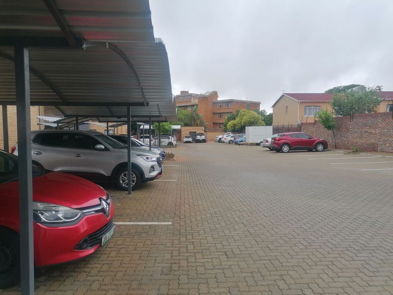 Apartment For Sale in Sinoville - Photo 3