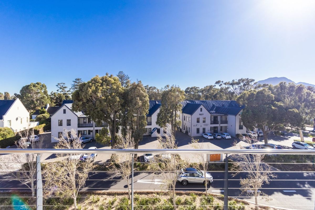 Apartment For Sale in Heartland Historic Precinct - Photo 2