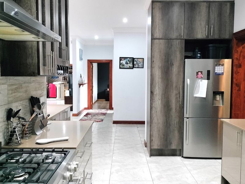 House For Sale in Roodekrans - Photo 6