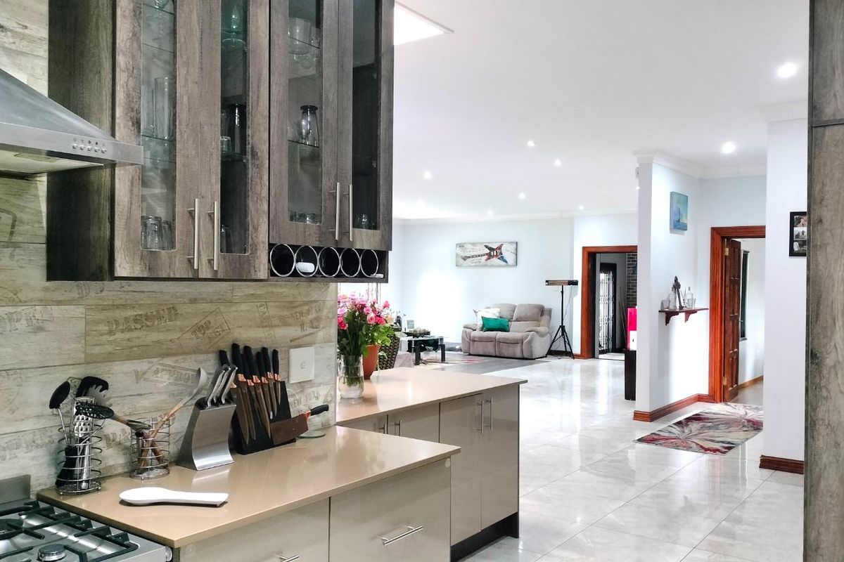 House For Sale in Roodekrans - Photo 5