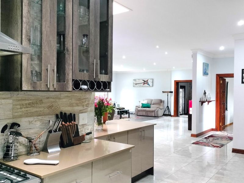 House For Sale in Roodekrans - Photo 5