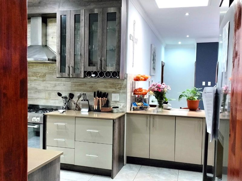 House For Sale in Roodekrans - Photo 7