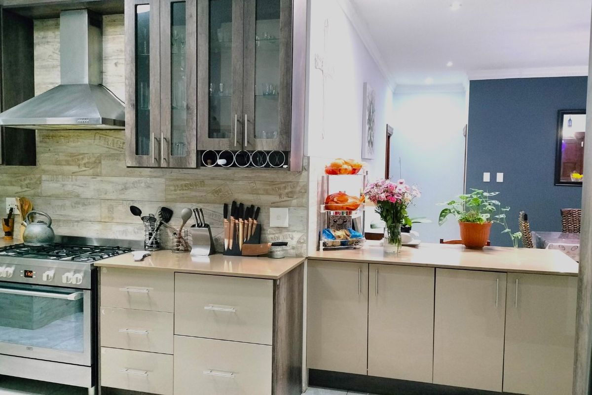 House For Sale in Roodekrans - Photo 4