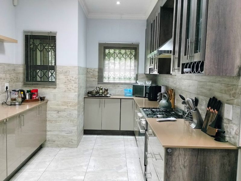 House For Sale in Roodekrans - Photo 2