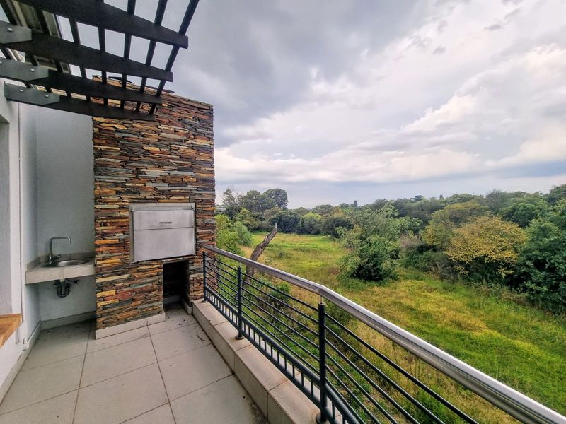 Apartment For Sale in Waterkloof - Photo 10