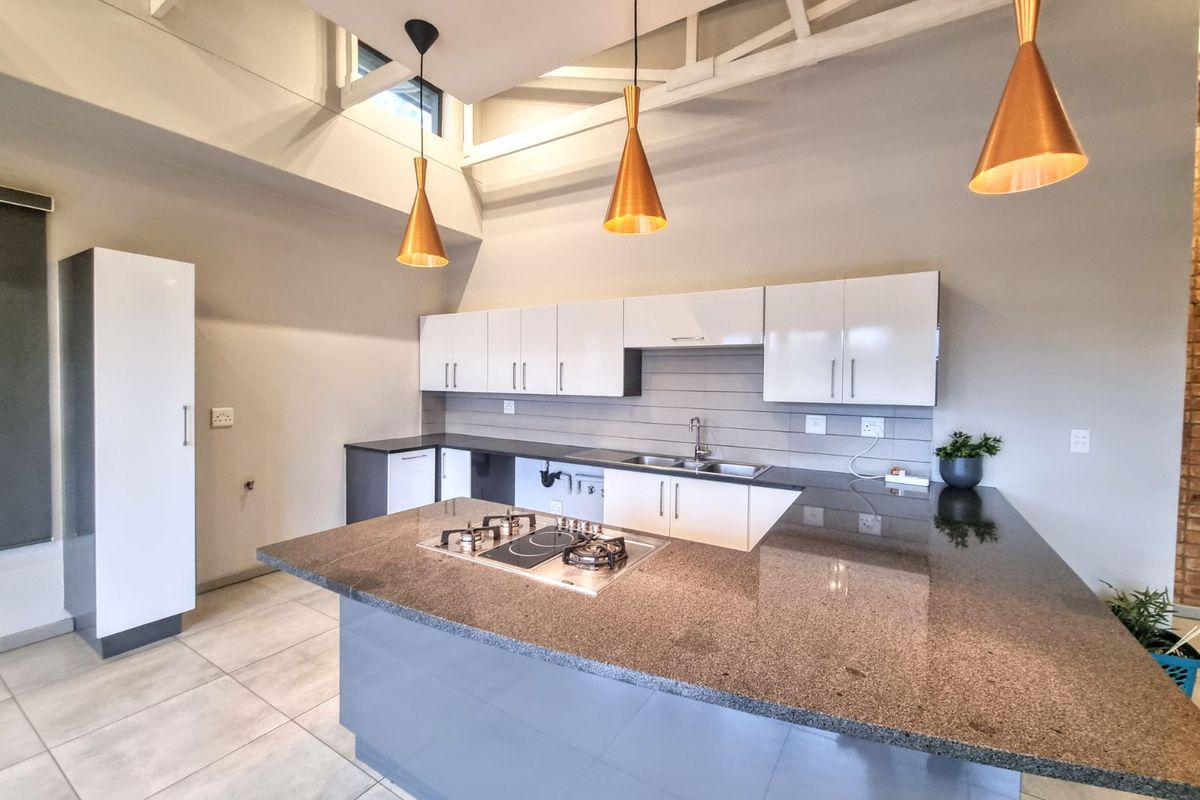 Apartment For Sale in Waterkloof - Photo 5