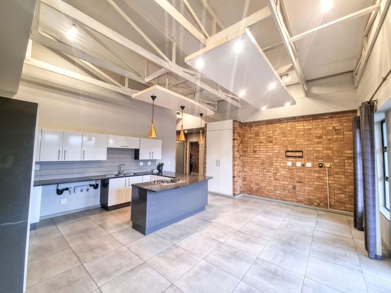 Apartment For Sale in Waterkloof - Photo 3