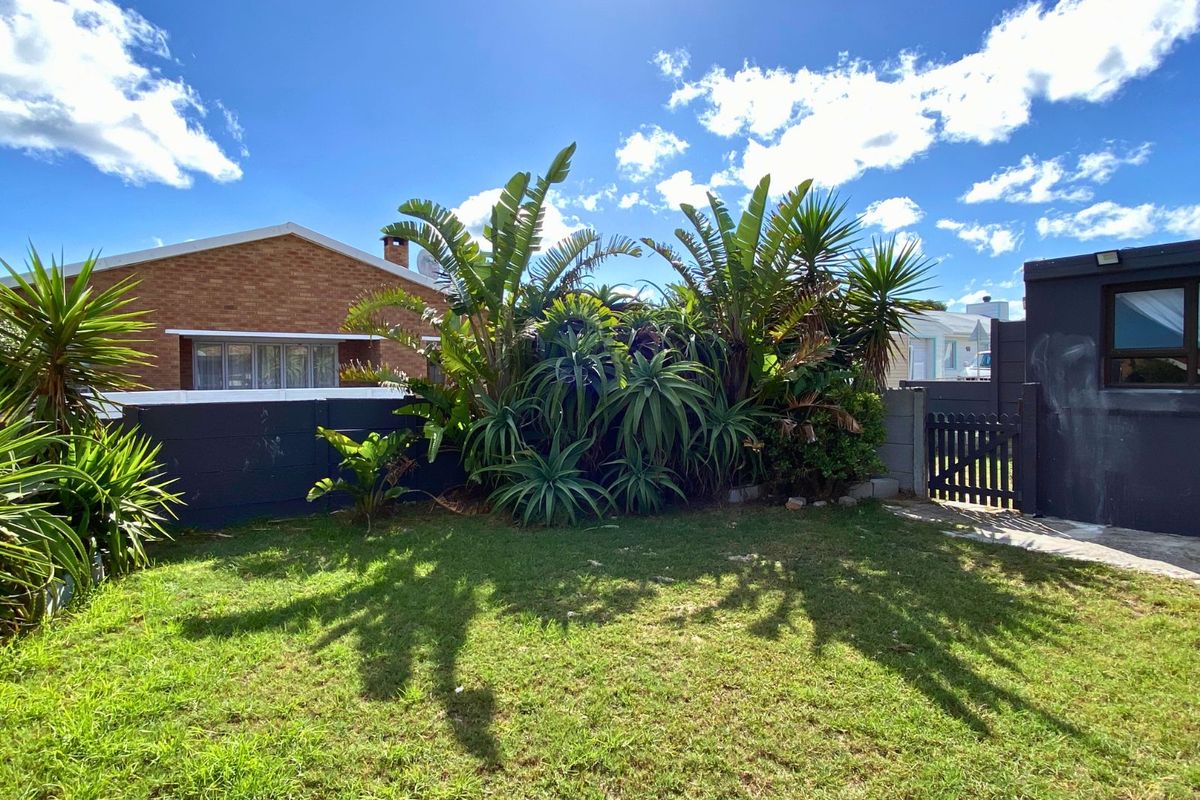 House For Sale in Pearly Beach - Photo 2