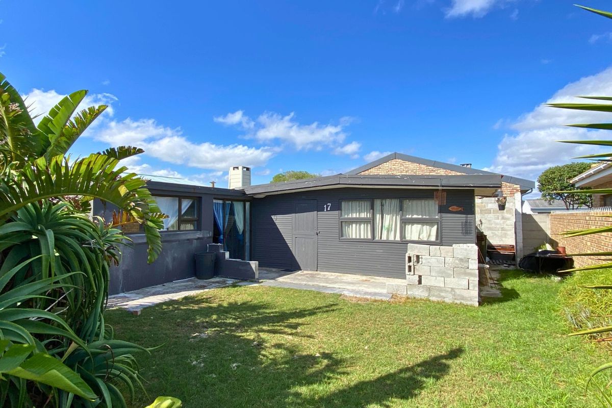 House For Sale in Pearly Beach - Photo 3