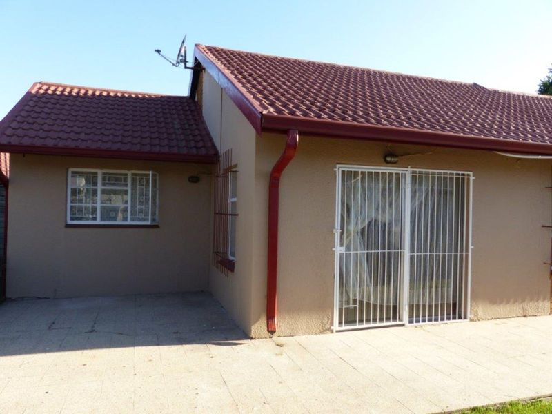 House For Sale in Cosmosrand - Photo 2