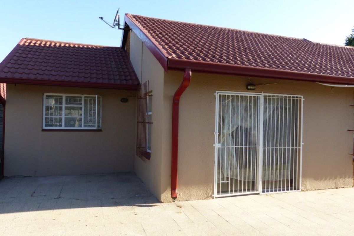 House For Sale in Cosmosrand - Photo 2