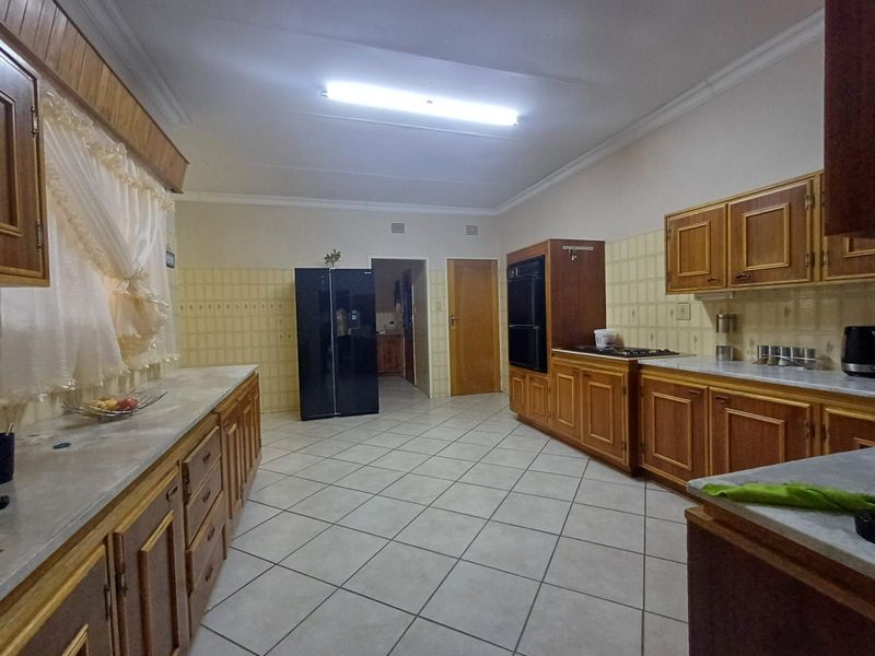 House For Sale in Wilkoppies - Photo 9
