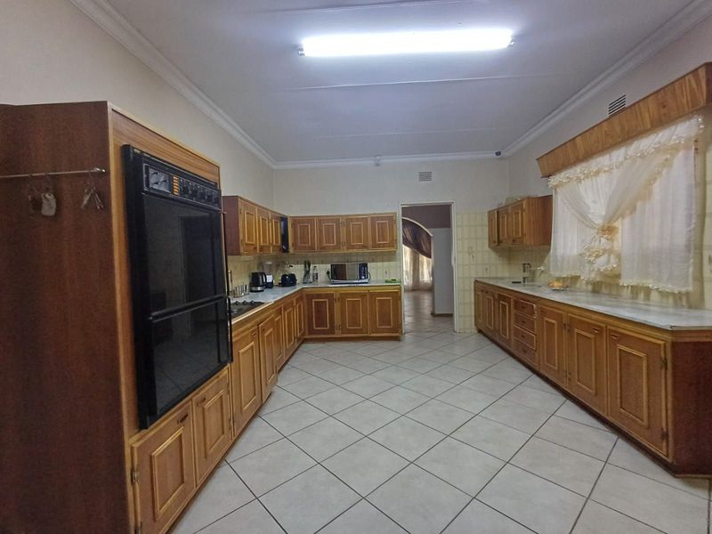 House For Sale in Wilkoppies - Photo 8
