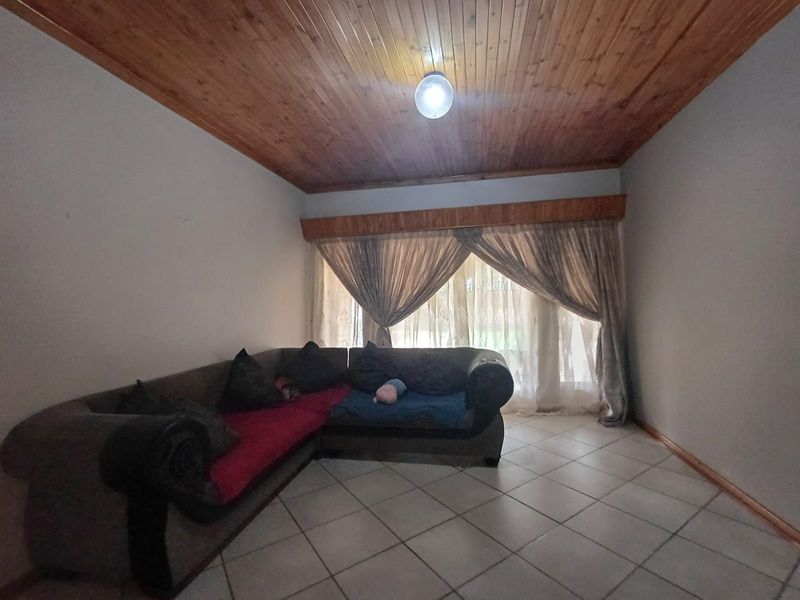 House For Sale in Wilkoppies - Photo 7