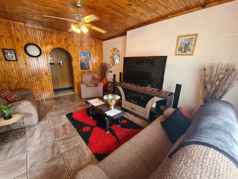 House For Sale in Homevale - Photo 5