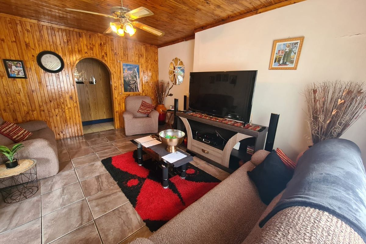 House For Sale in Homevale - Photo 5