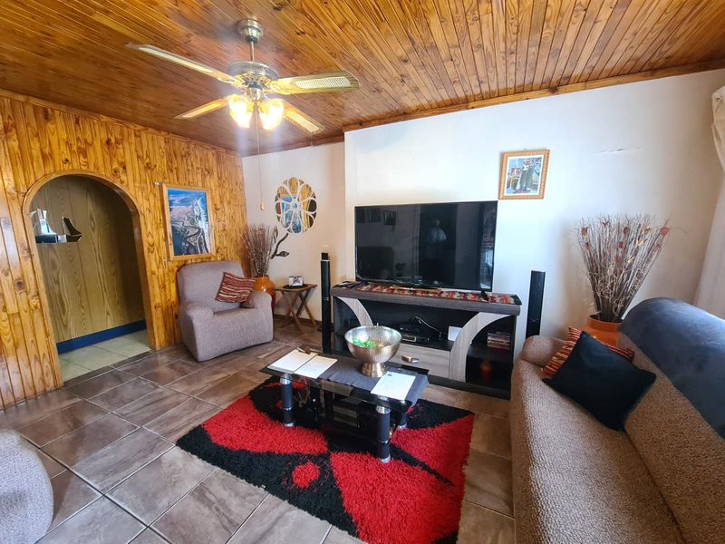 House For Sale in Homevale - Photo 4