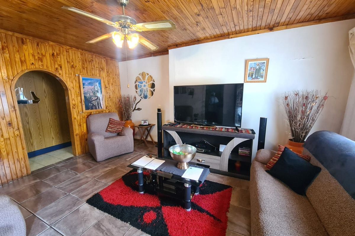 House For Sale in Homevale - Photo 4