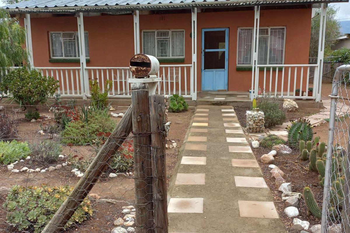 House For Sale in Calitzdorp Central - Photo 2