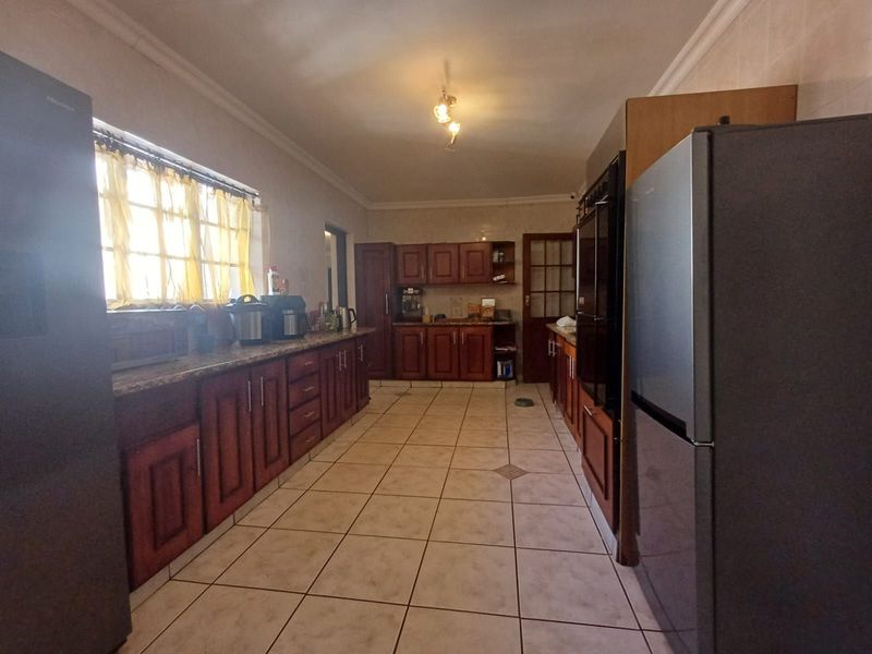 House For Sale in Irene Park - Photo 5