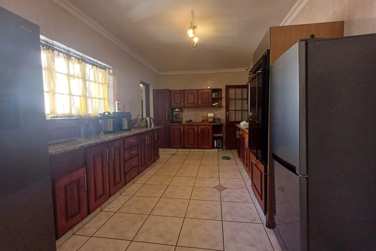 House For Sale in Irene Park - Photo 5