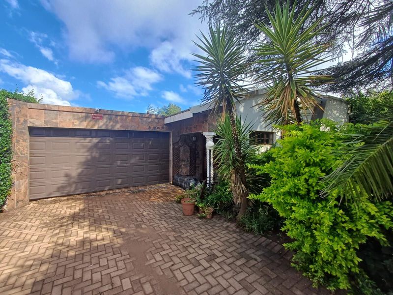 House For Sale in Irene Park - Photo 2