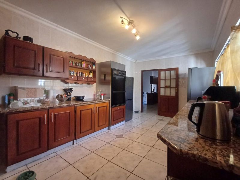 House For Sale in Irene Park - Photo 4