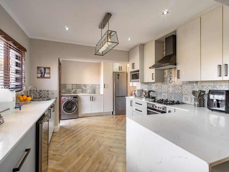 House For Sale in Broadacres - Photo 8