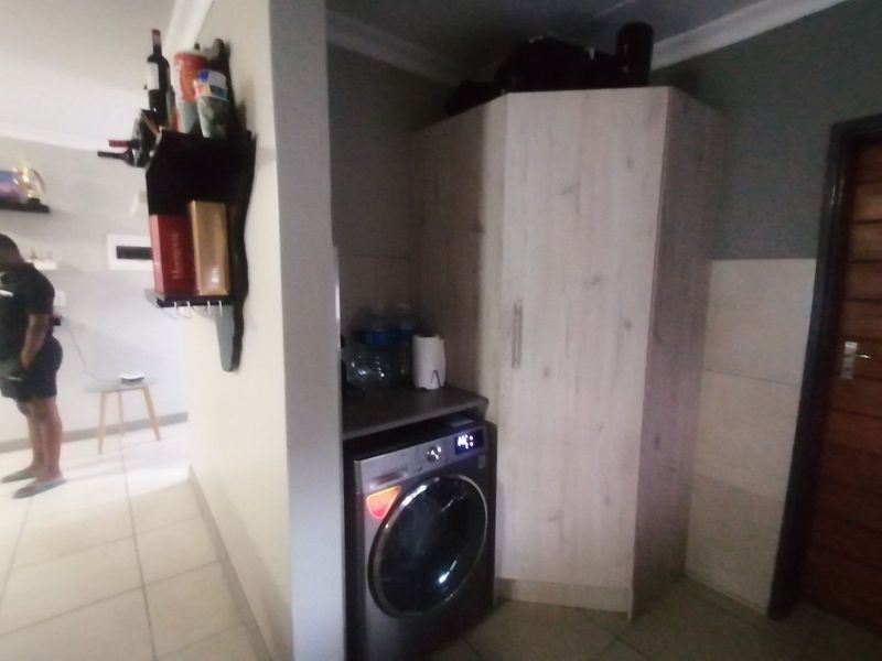 Apartment For Sale in Derdepoort - Photo 6