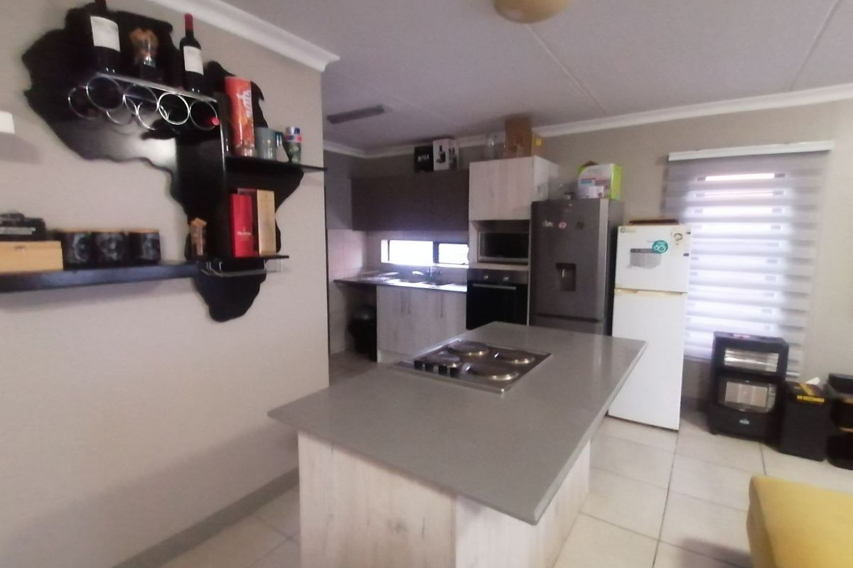 Apartment For Sale in Derdepoort - Photo 4