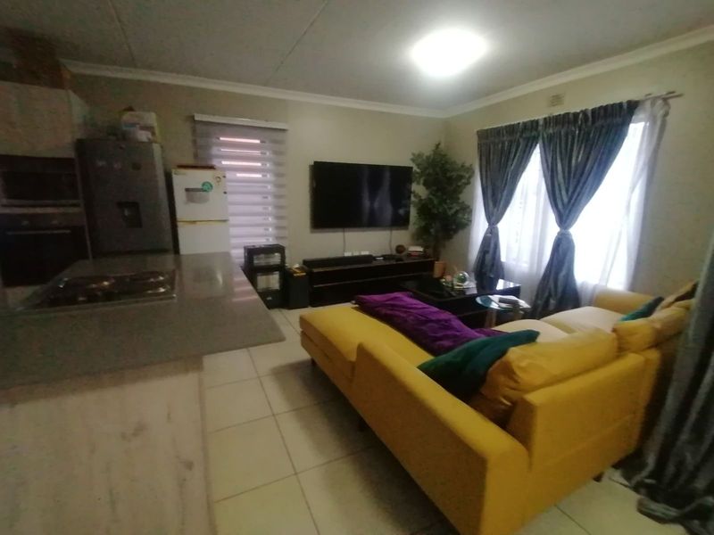 Apartment For Sale in Derdepoort - Photo 3