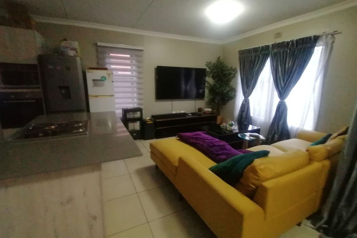 Apartment For Sale in Derdepoort - Photo 3