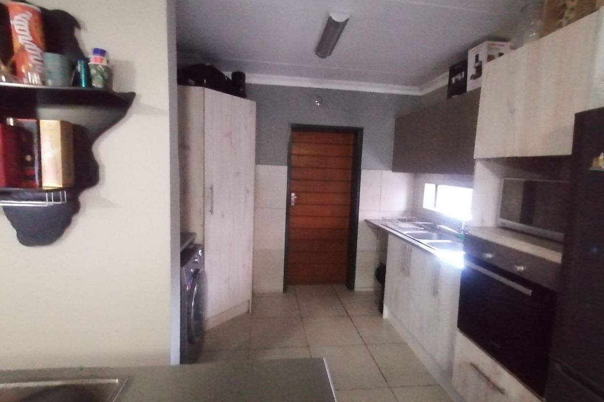 Apartment For Sale in Derdepoort - Photo 5