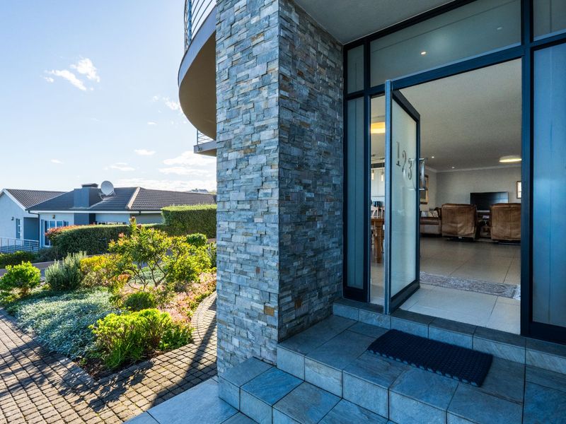 House For Sale in Pinnacle Point Golf Estate - Photo 4