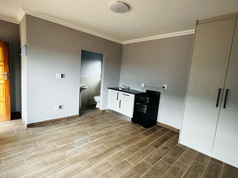 House To Rent in Vosloorus Ext 25 - Photo 4